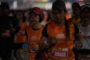 BIB: 06232, 25122, 092
                            <button type="button" onclick="openModal(21003446)" class="btn btn-primary btn-sm float-right btn-popup" data-toggle="modal" data-target=".modal-high-quality">
                        <i class="fas fa-shopping-cart"></i> Add to Cart
                    </button>
                                            <button type="button" onclick="isThisMe(21003446, true)" class="btn btn-success btn-sm float-right btn-popup btn-isme hidden" data-toggle="tooltip" data-placement="bottom" title="นี่คือรูปของคุณใช่ไหม คลิกที่นี่เพื่อเอาเข้าอัลบั้ม">
                        <i class="fas fa-plus"></i> Add to album
                    </button>
                    <button type="button" onclick="isThisMe(21003446, false)" class="btn btn-warning btn-sm float-right btn-popup btn-isnotme hidden">
                        <i class="fas fa-ban"></i> Remove from album
                    </button>